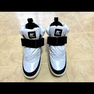 Like New - SOREL Joan of Arctic Waterproof Next Lite Bootie